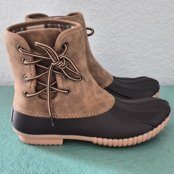 ​Marleylilly Tan and Brown Plaid Lined Duck Boots Size 6 - Picture 3 of 14